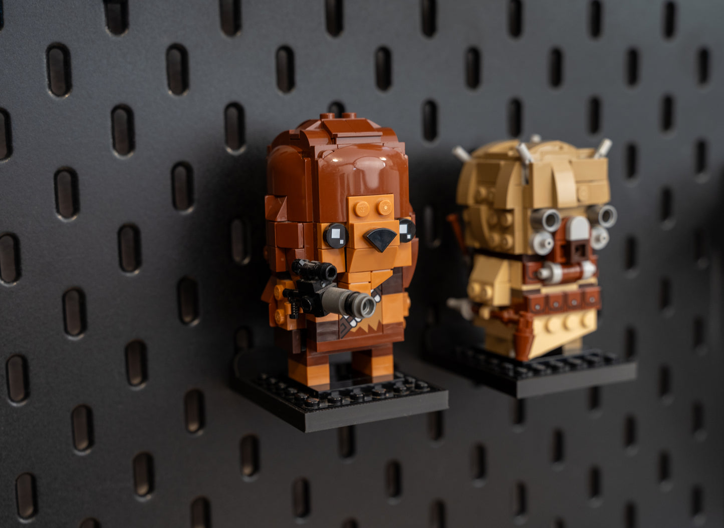 Lego Brickheadz mount for Ikea Skadis Pegboard