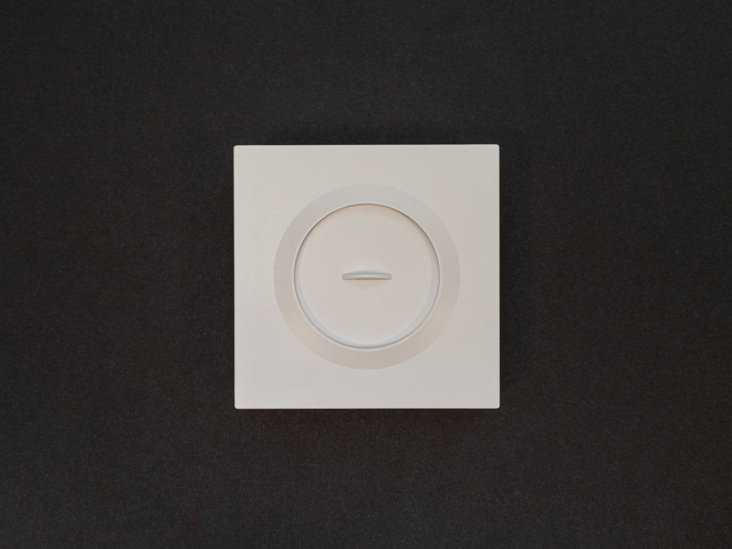 UK Light Switch adapter for SONOFF Orb 4-in-1 Zigbee Smart Scene Button in white. Screw on with existing switch screws