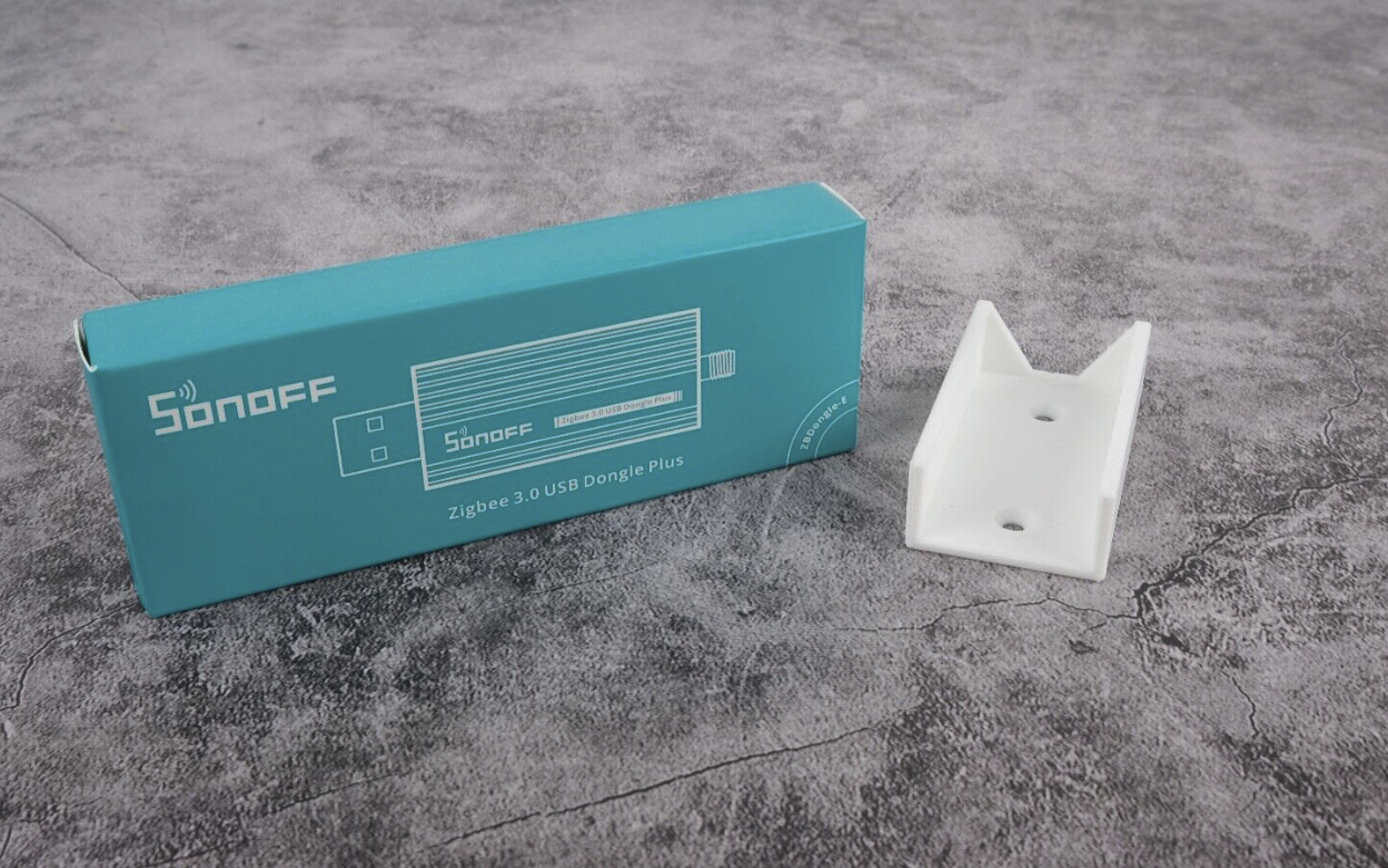 SONOFF Zigbee 3.0 USB Dongle (E) + Mount/Bracket